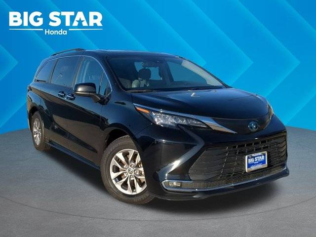 2023 Toyota Sienna XLE FWD photo