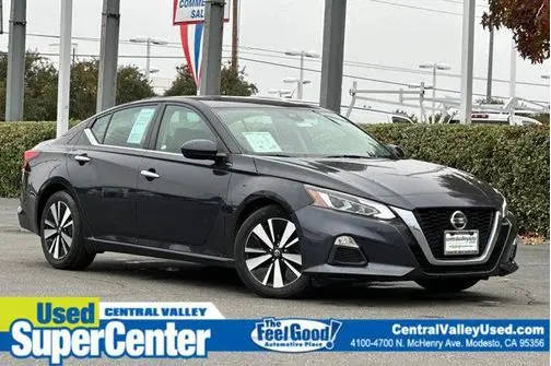 2022 Nissan Altima 2.5 SV FWD photo
