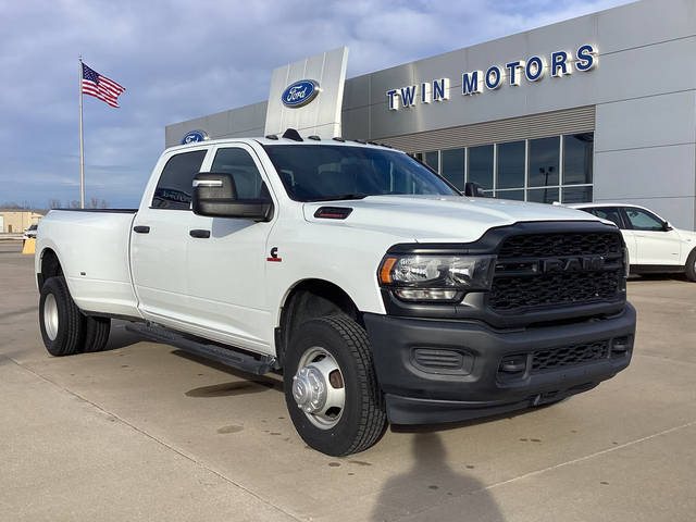2023 Ram 3500 Tradesman 4WD photo