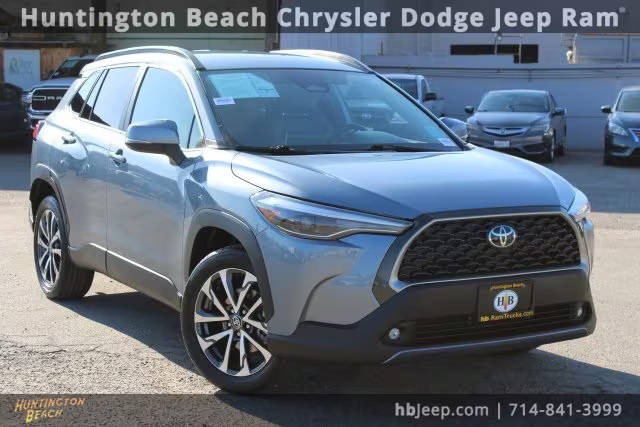 2023 Toyota Corolla Cross XLE AWD photo