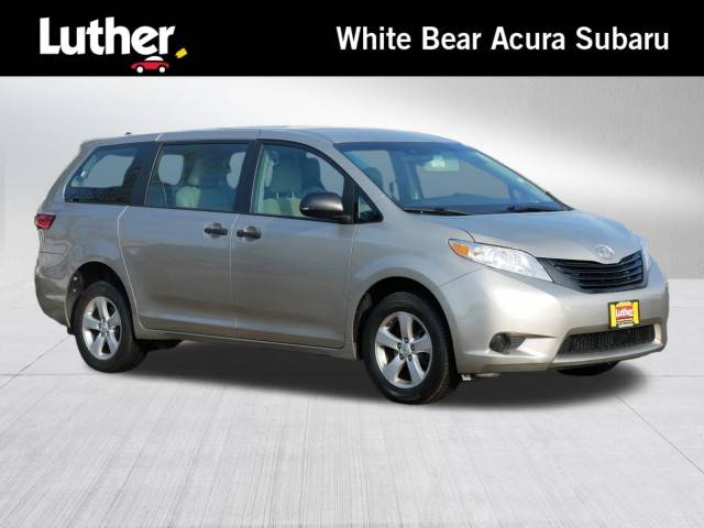 2015 Toyota Sienna L FWD photo