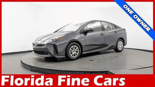 2022 Toyota Prius LE FWD photo