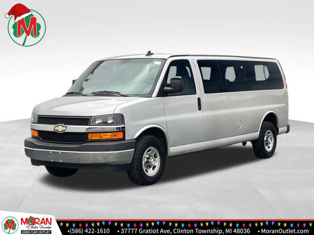 2017 Chevrolet Express LT RWD photo