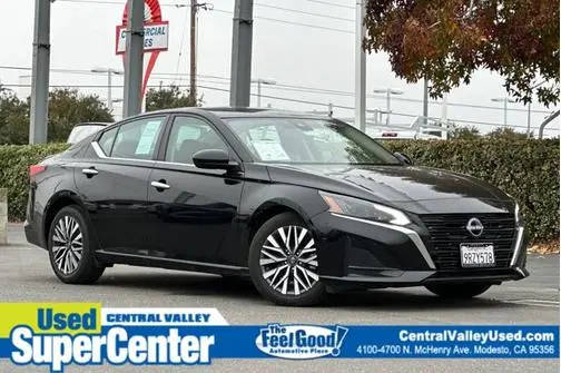 2023 Nissan Altima 2.5 SV FWD photo