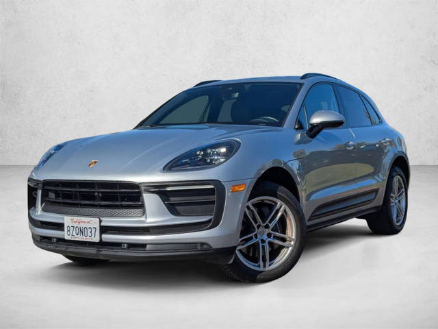 2022 Porsche Macan  AWD photo