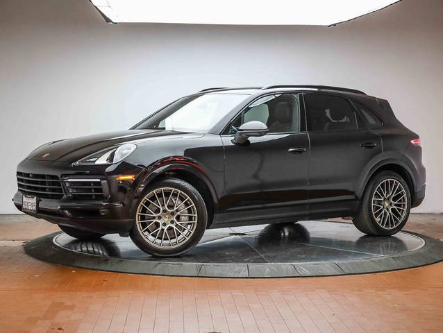 2023 Porsche Cayenne Platinum Edition AWD photo