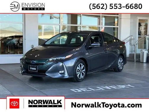 2017 Toyota Prius Prime Advanced FWD photo