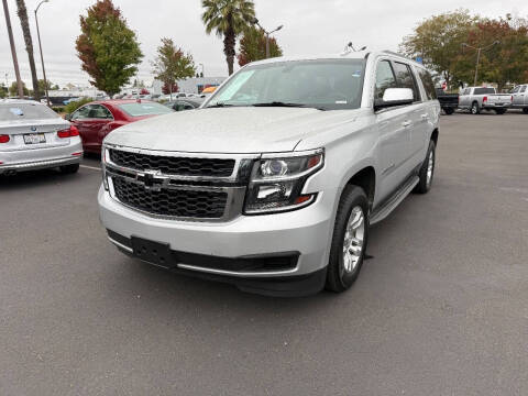 2016 Chevrolet Suburban LS RWD photo