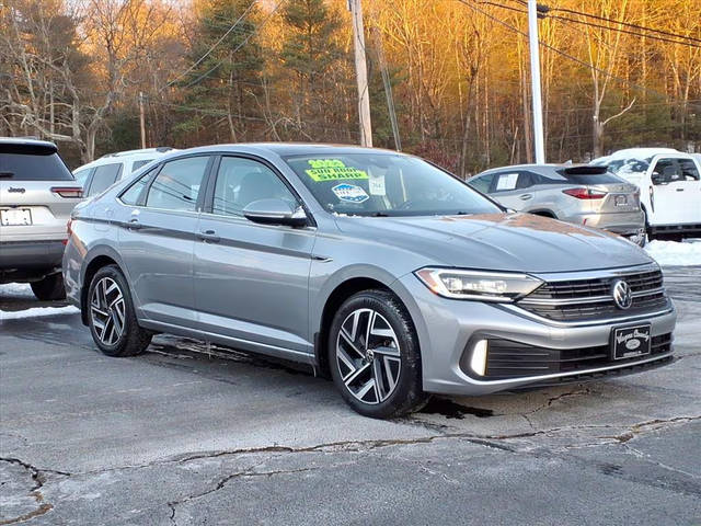 2023 Volkswagen Jetta SEL FWD photo