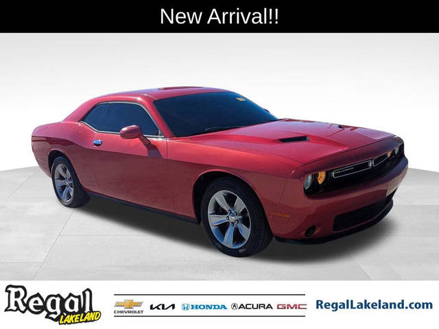 2016 Dodge Challenger SXT RWD photo