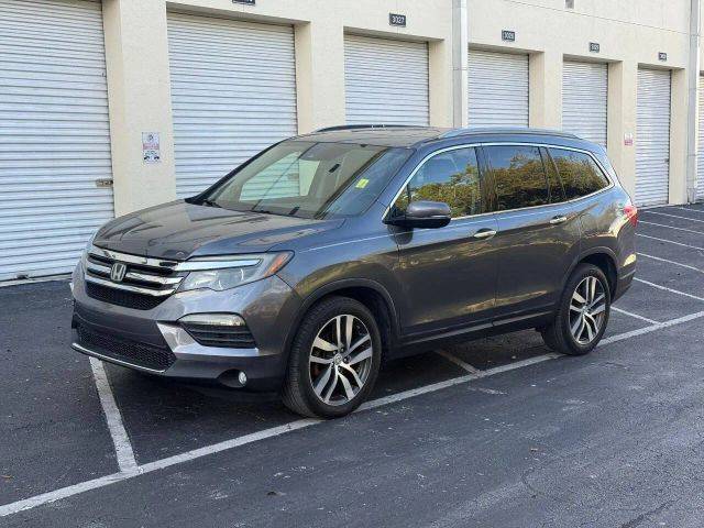 2016 Honda Pilot Touring FWD photo
