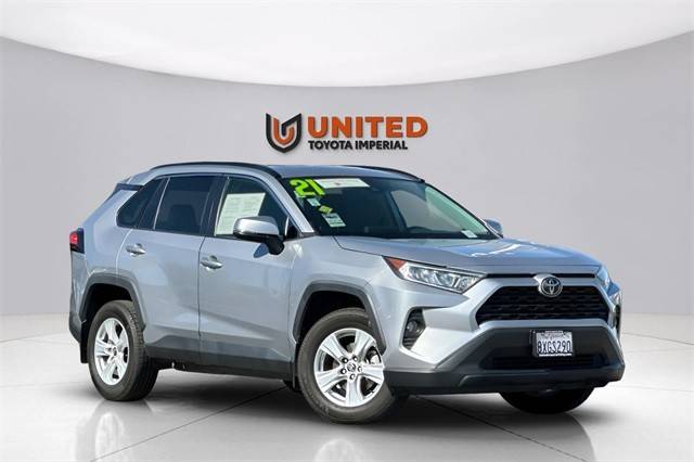 2021 Toyota RAV4 XLE FWD photo