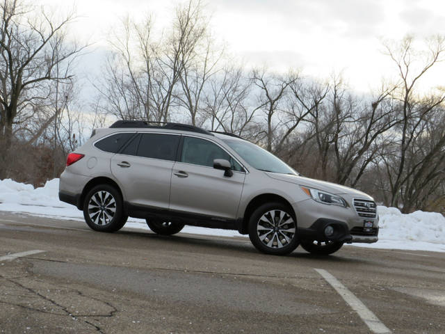 2015 Subaru Outback 2.5i Limited AWD photo