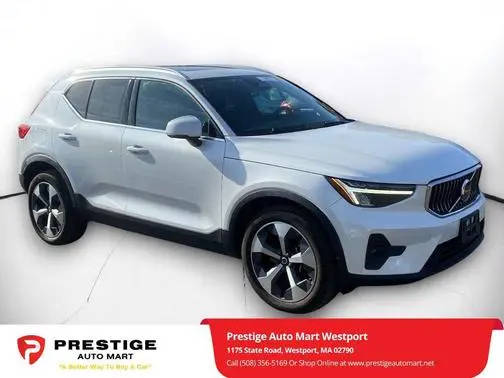 2023 Volvo XC40 Plus Bright Theme AWD photo