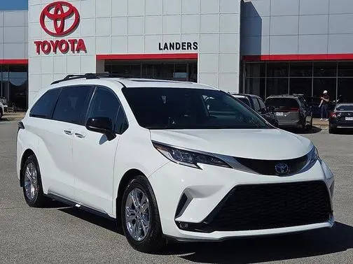 2023 Toyota Sienna XSE AWD photo