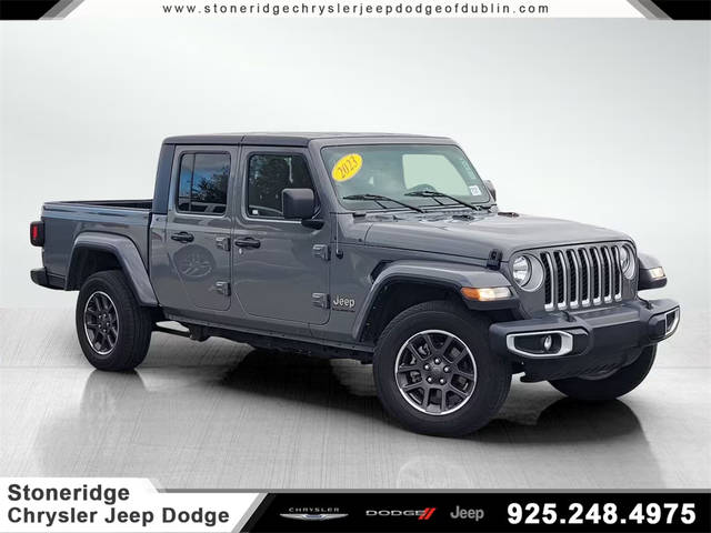 2023 Jeep Gladiator Overland 4WD photo