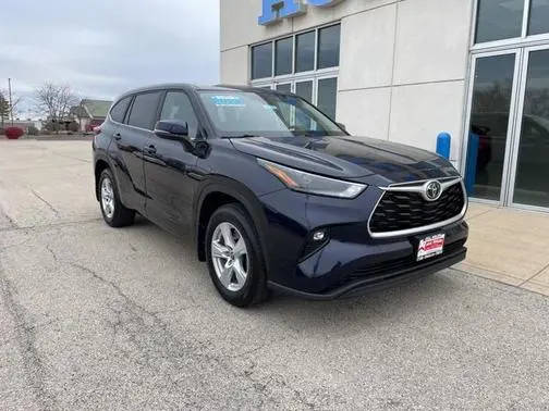 2023 Toyota Highlander LE FWD photo