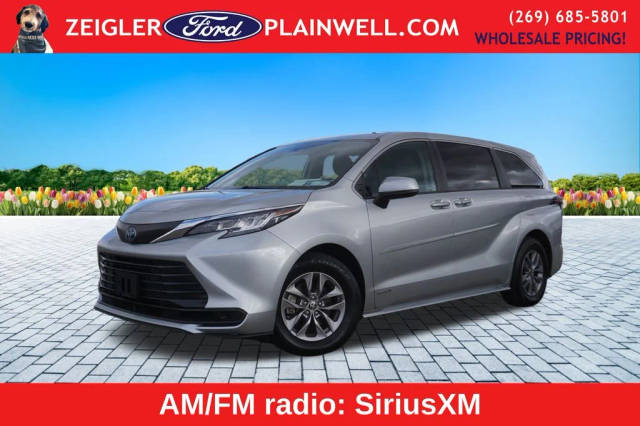 2021 Toyota Sienna LE FWD photo