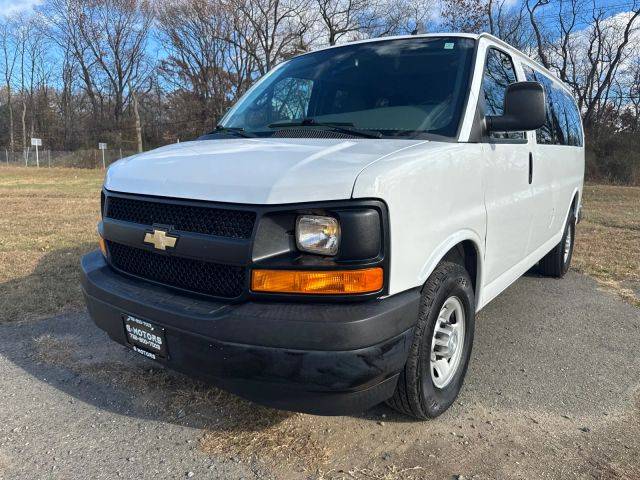 2017 Chevrolet Express LS RWD photo