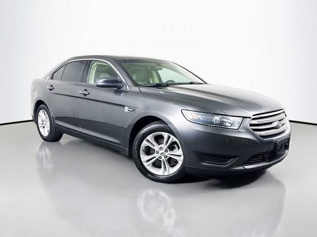 2017 Ford Taurus SE FWD photo