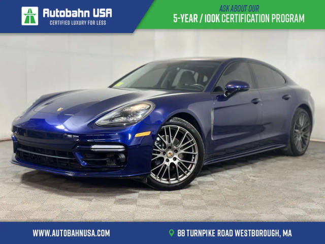 2023 Porsche Panamera  RWD photo