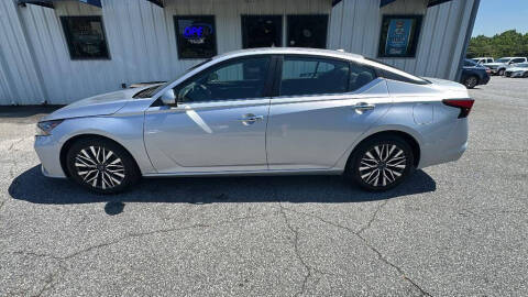 2023 Nissan Altima 2.5 SV FWD photo