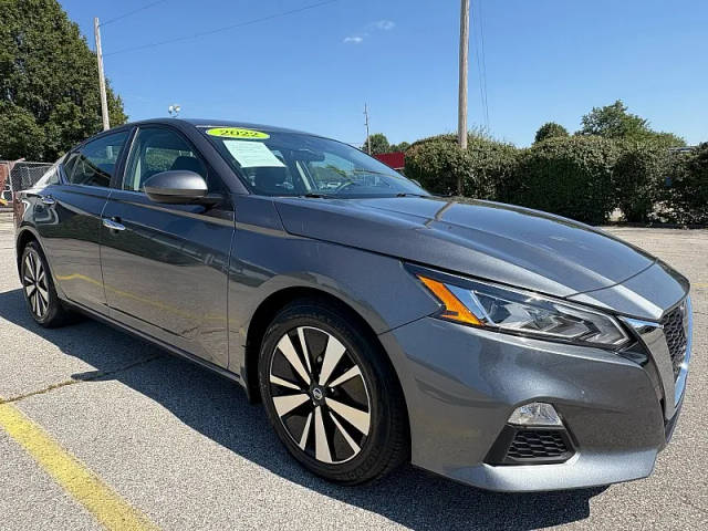 2022 Nissan Altima 2.5 SV FWD photo