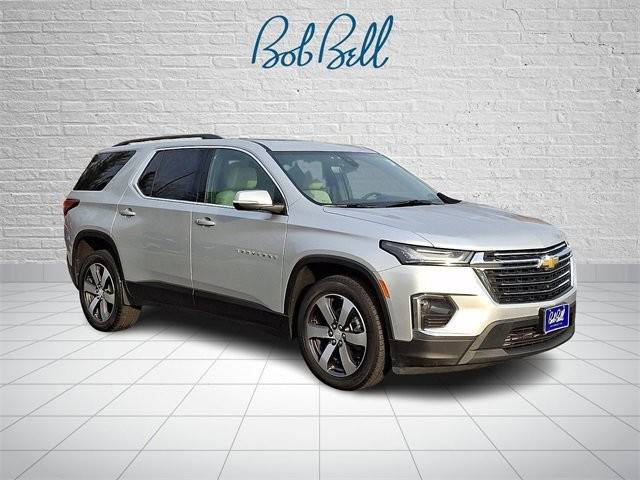 2022 Chevrolet Traverse LT Leather FWD photo