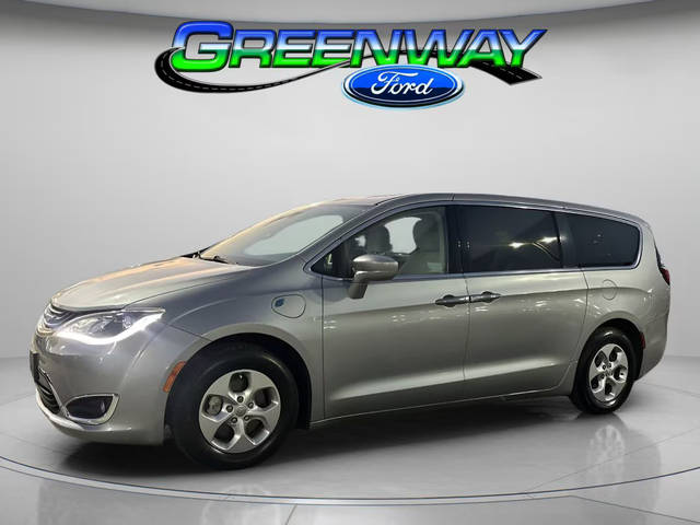 2017 Chrysler Pacifica Minivan Hybrid Touring Plus FWD photo