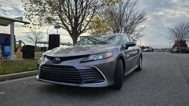 2021 Toyota Camry Hybrid LE FWD photo