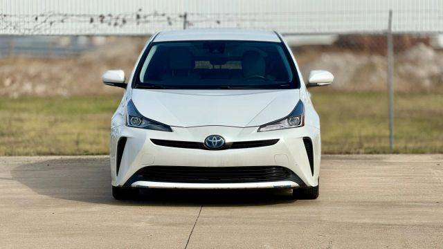 2019 Toyota Prius LE FWD photo