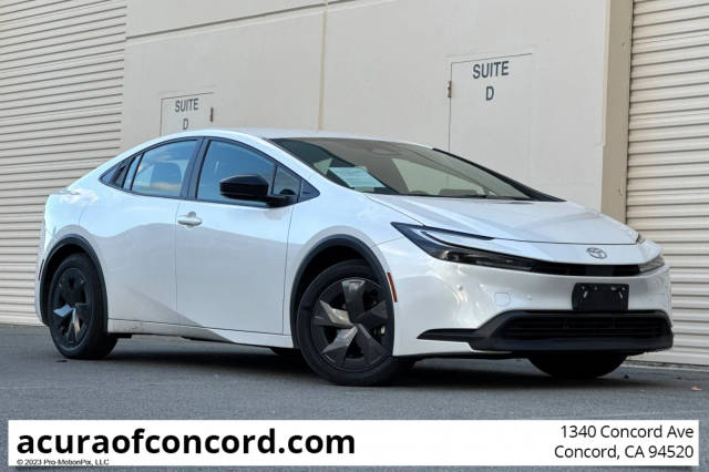 2023 Toyota Prius LE FWD photo