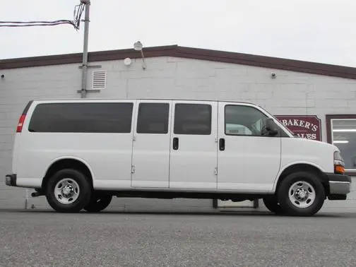 2016 Chevrolet Express LT RWD photo