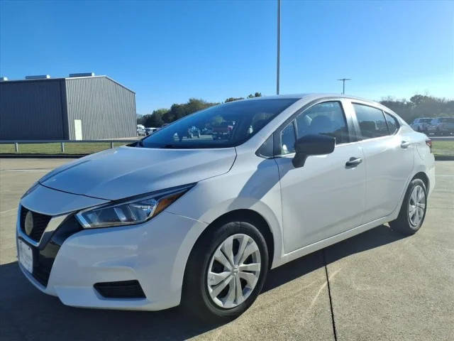 2021 Nissan Versa S FWD photo