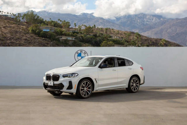 2023 BMW X4 M40i AWD photo