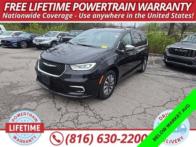 2021 Chrysler Pacifica Minivan Hybrid Touring L FWD photo