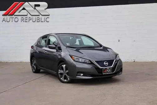 2021 Nissan Leaf SV FWD photo