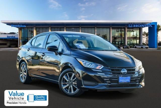 2023 Nissan Versa SV FWD photo