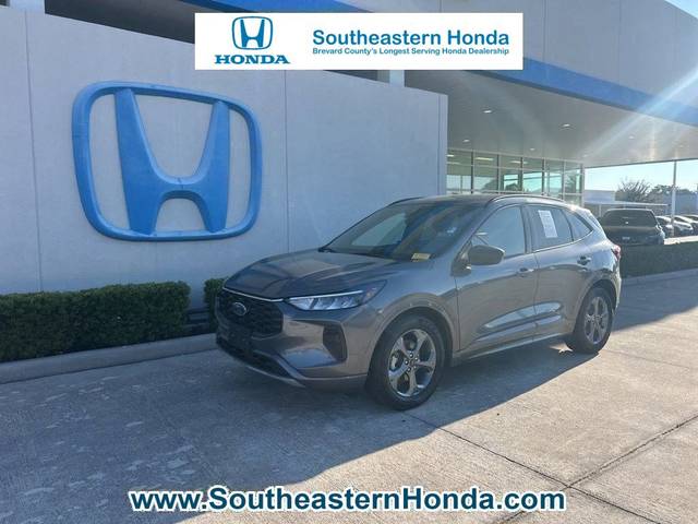 2023 Ford Escape ST-Line FWD photo