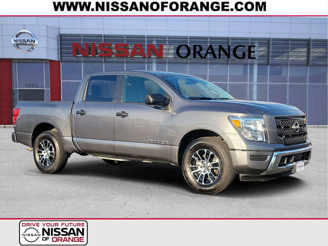 2023 Nissan Titan SV 4WD photo