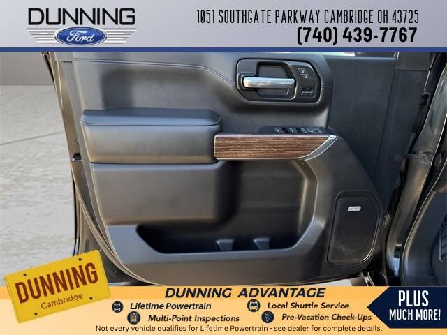 2023 Chevrolet Silverado 3500HD High Country 4WD photo