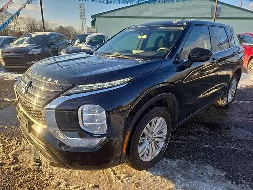 2023 Mitsubishi Outlander ES AWD photo