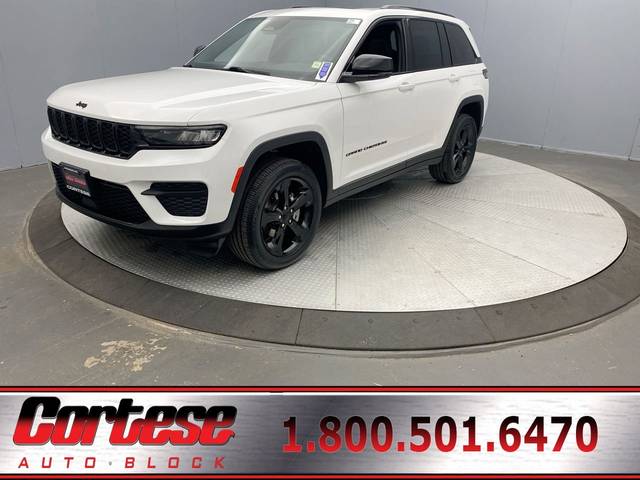 2023 Jeep Grand Cherokee Altitude 4WD photo