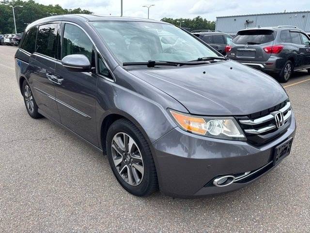 2015 Honda Odyssey Touring FWD photo