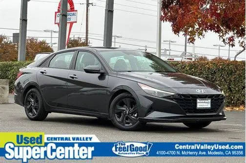 2023 Hyundai Elantra SEL FWD photo