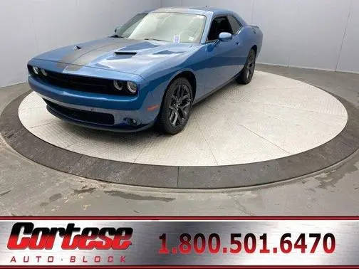 2022 Dodge Challenger SXT RWD photo