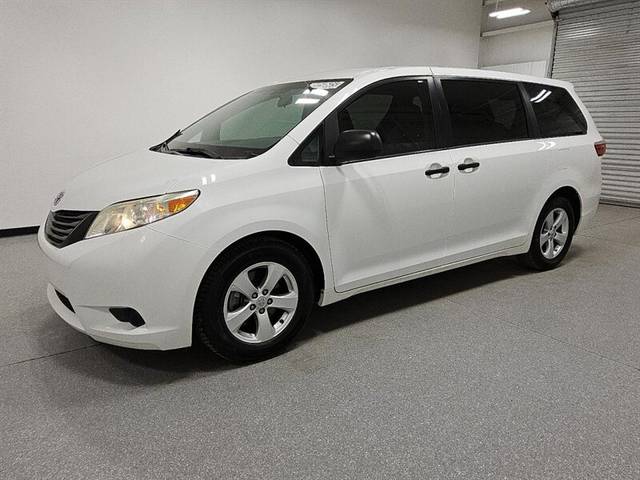 2017 Toyota Sienna L FWD photo