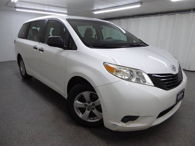 2017 Toyota Sienna L FWD photo