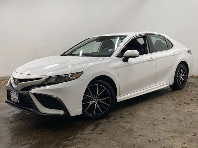 2021 Toyota Camry SE FWD photo