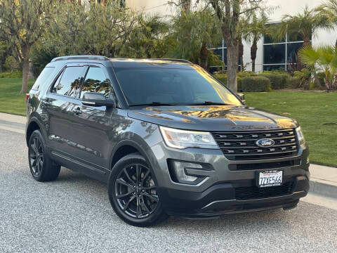 2017 Ford Explorer XLT 4WD photo